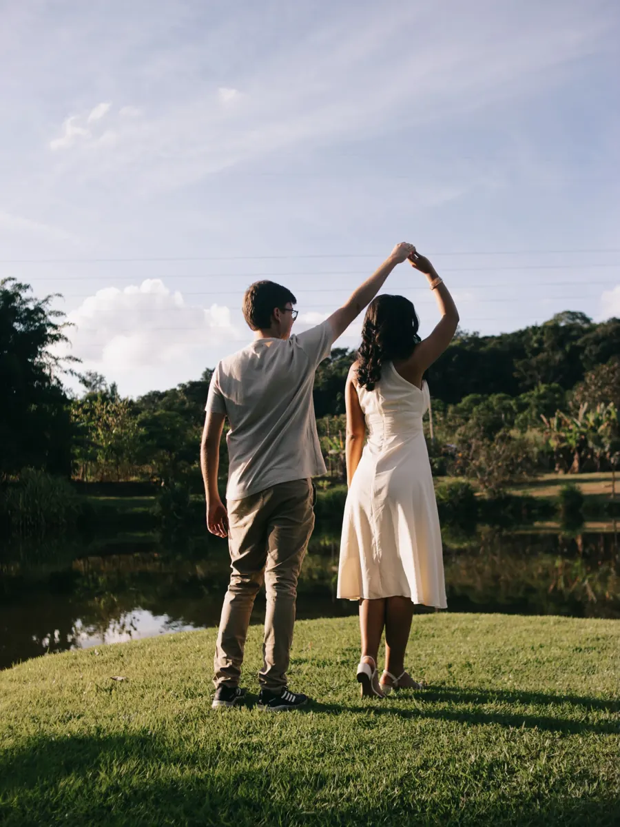 Casal nos jardins da Estância